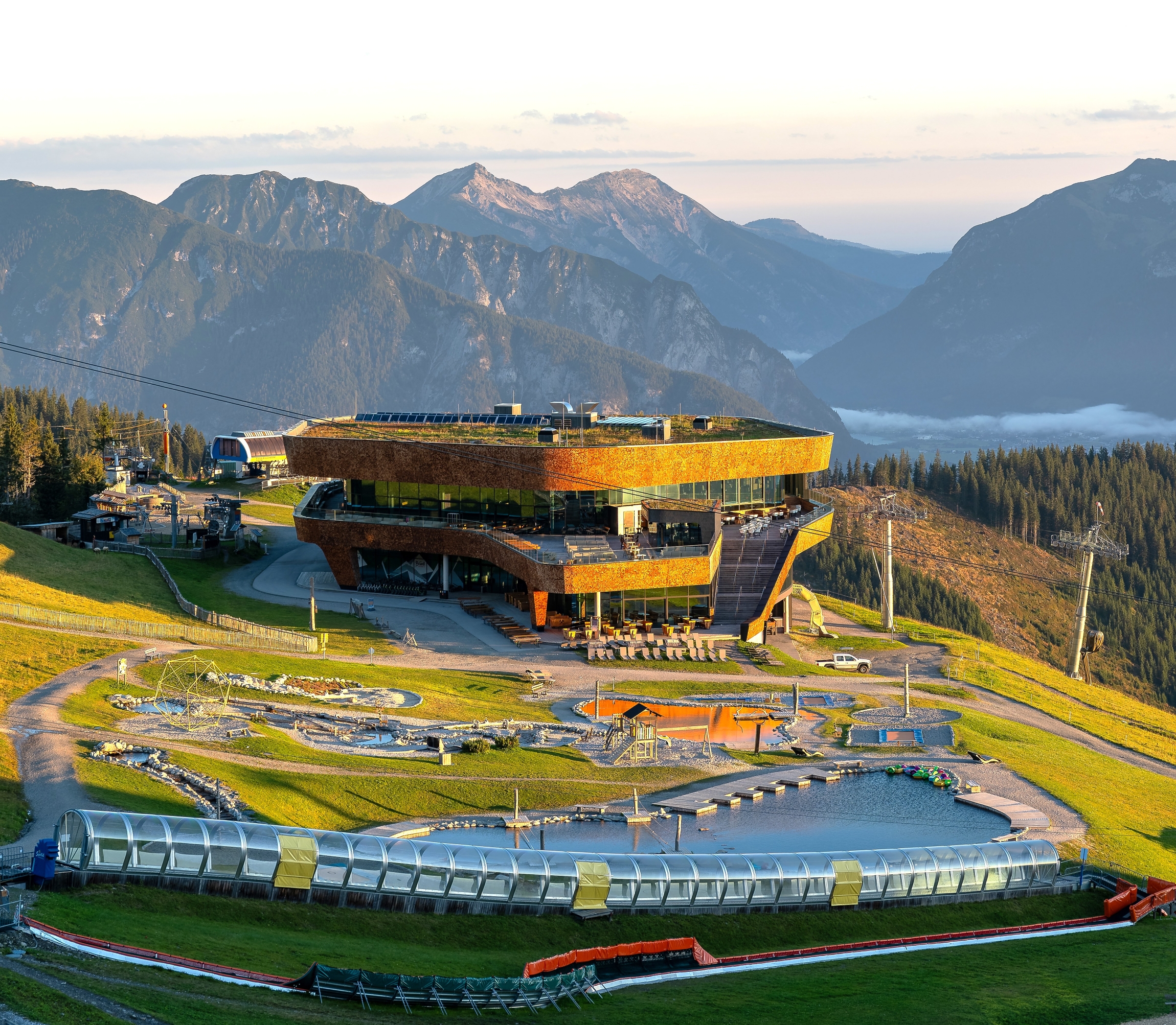 Bergstation Spieljochbahn bei Sonnenaufgang