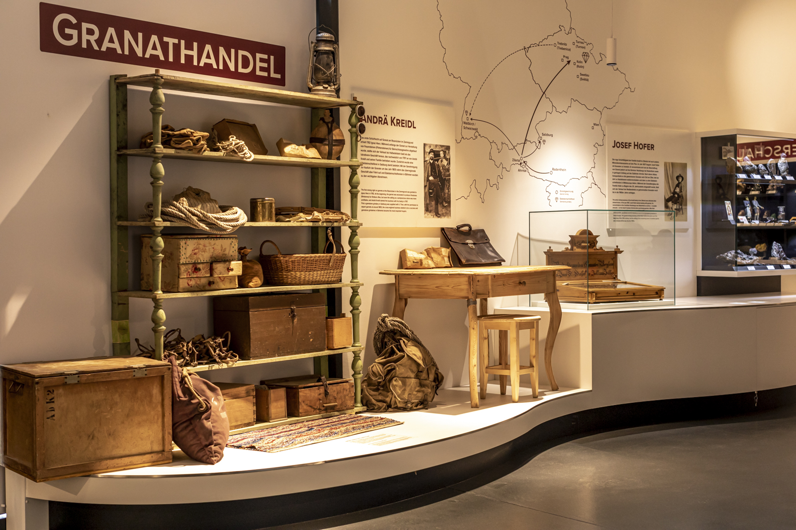 The historic garnet trade in the "Hidden Treasures" exhibition at Ginzling Nature Park House, Mayrhofen-Hippach, Zillertal. Original tools and trade goods illustrate the former processing and commerce of garnets.