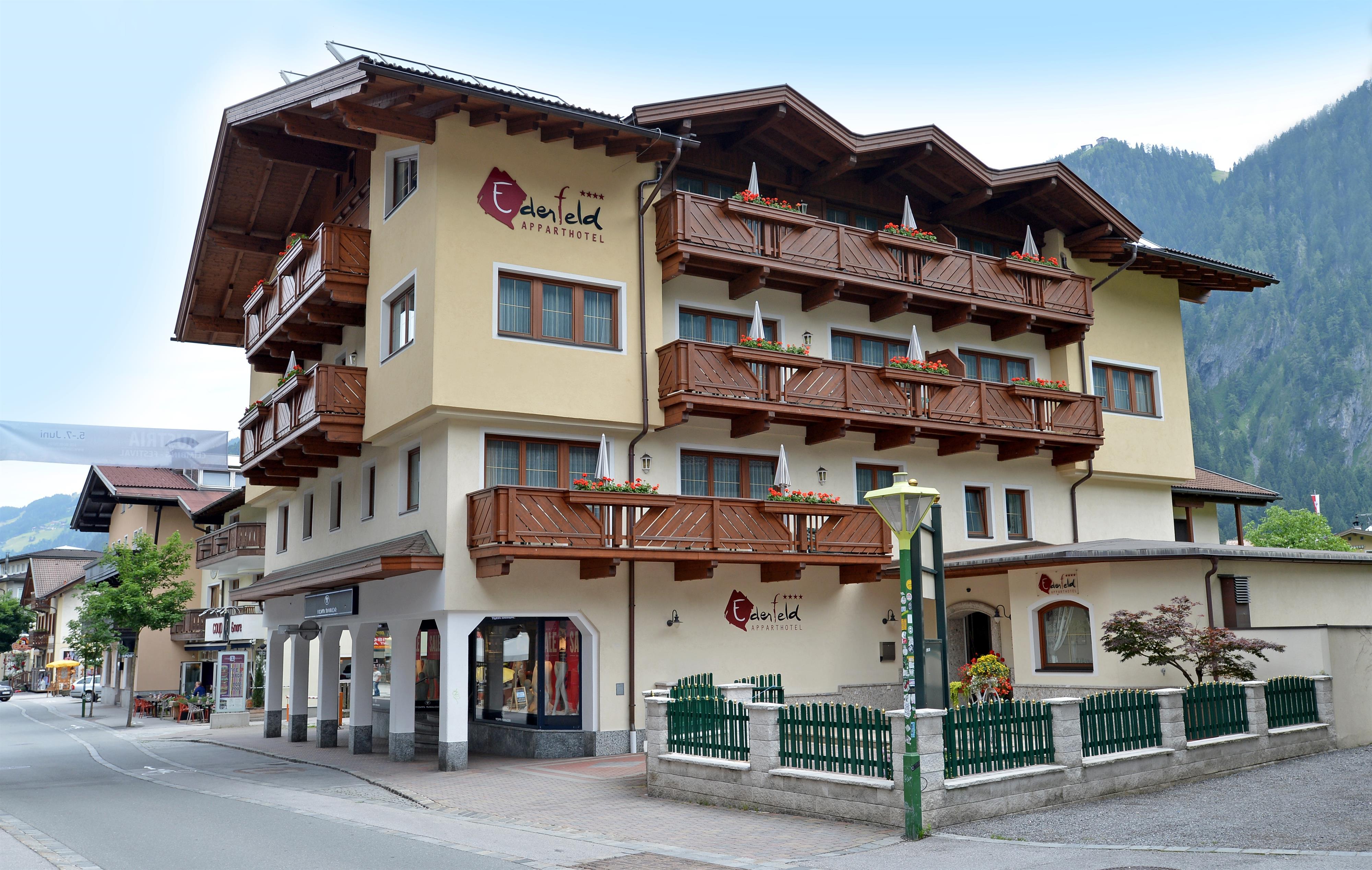 feratel-Aparthotel Ederfeld - Aparthotel-Ederfeld-Mayrhofen-Hauptstrasse-457-Ros
