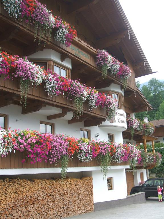feratel-Landhaus Granat - Landhaus_Granat_Mayrhofen_-_Sommer2