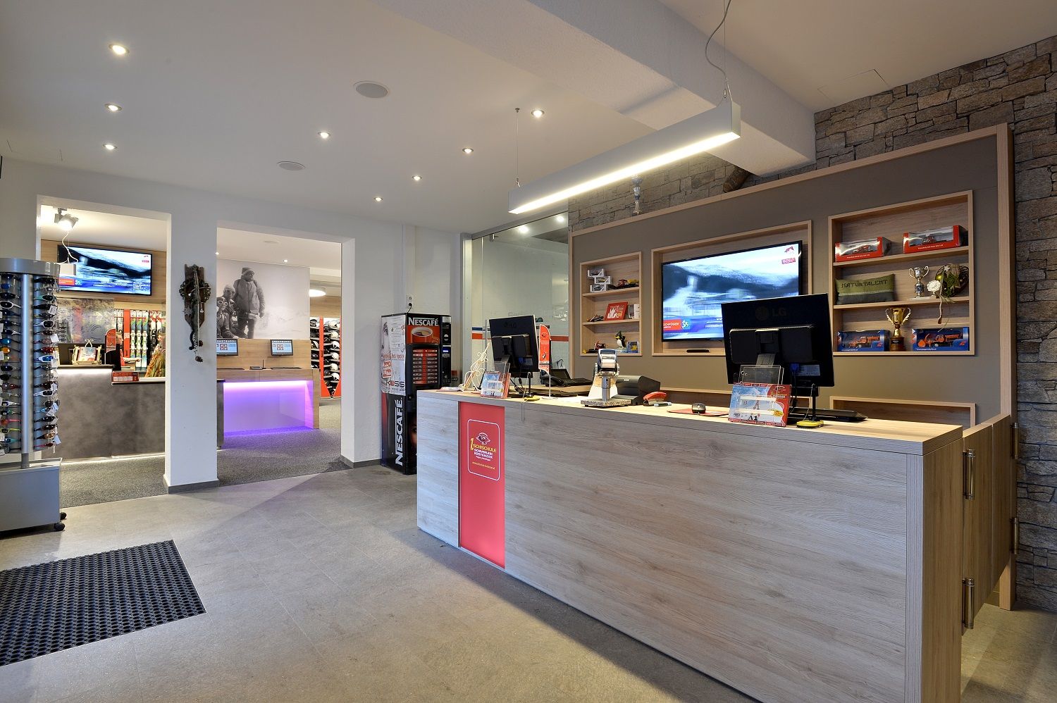 Skiverleih Sport Kostenzer Fügen - Geschäft