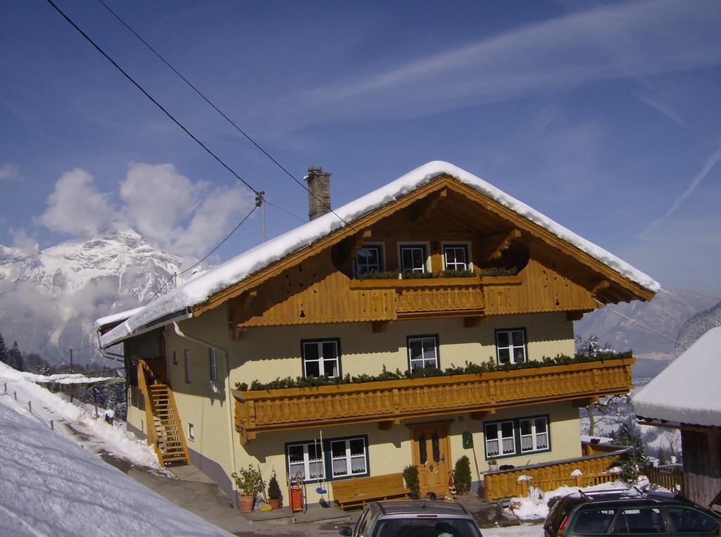 feratel-Ferienwohnung Sprengerhof - Zillertal Bergbauernhof Sprengerhof Winteransicht