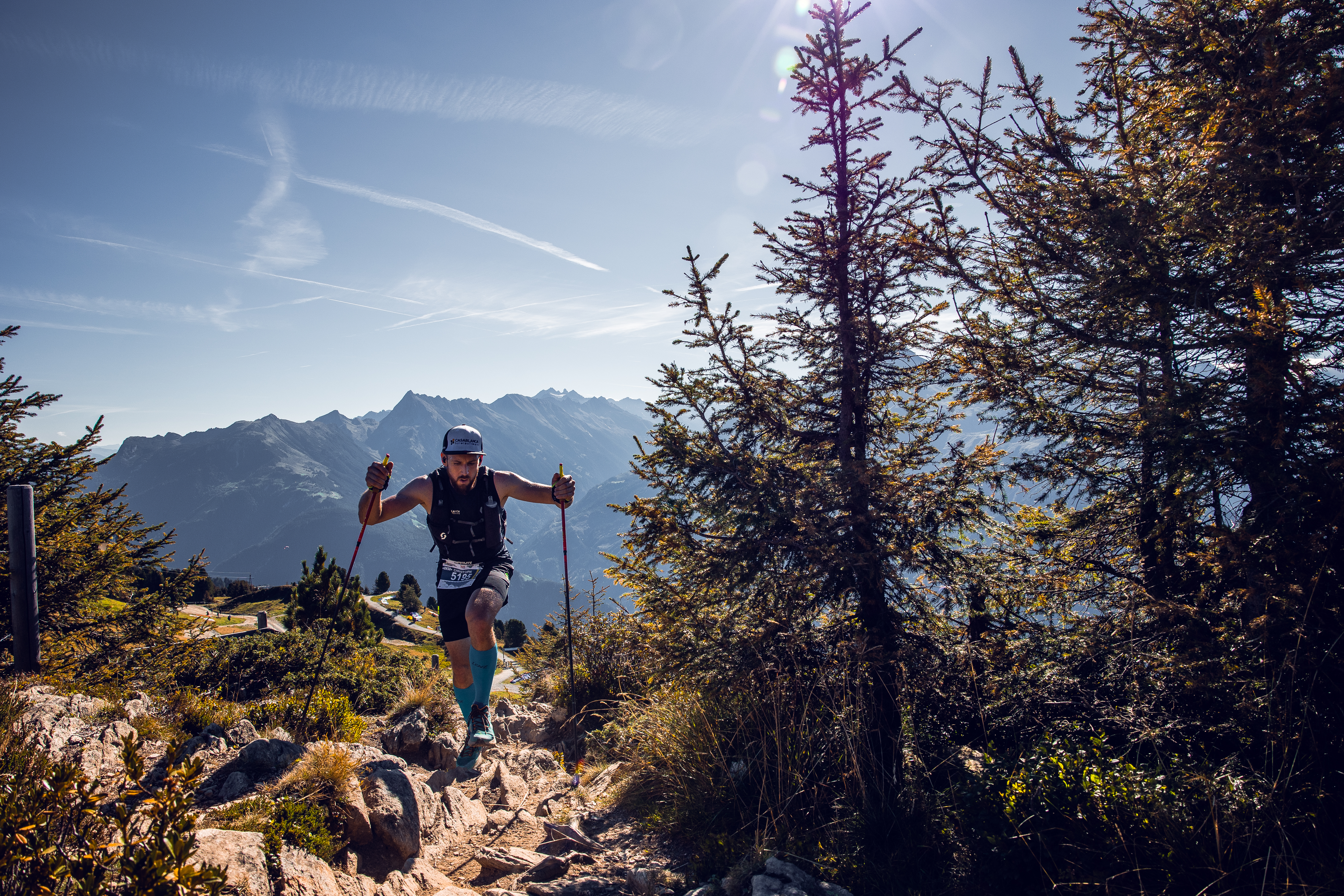 Läufer im Wald beim Ultraks Berglauf in Mayrhofen im Zillertal