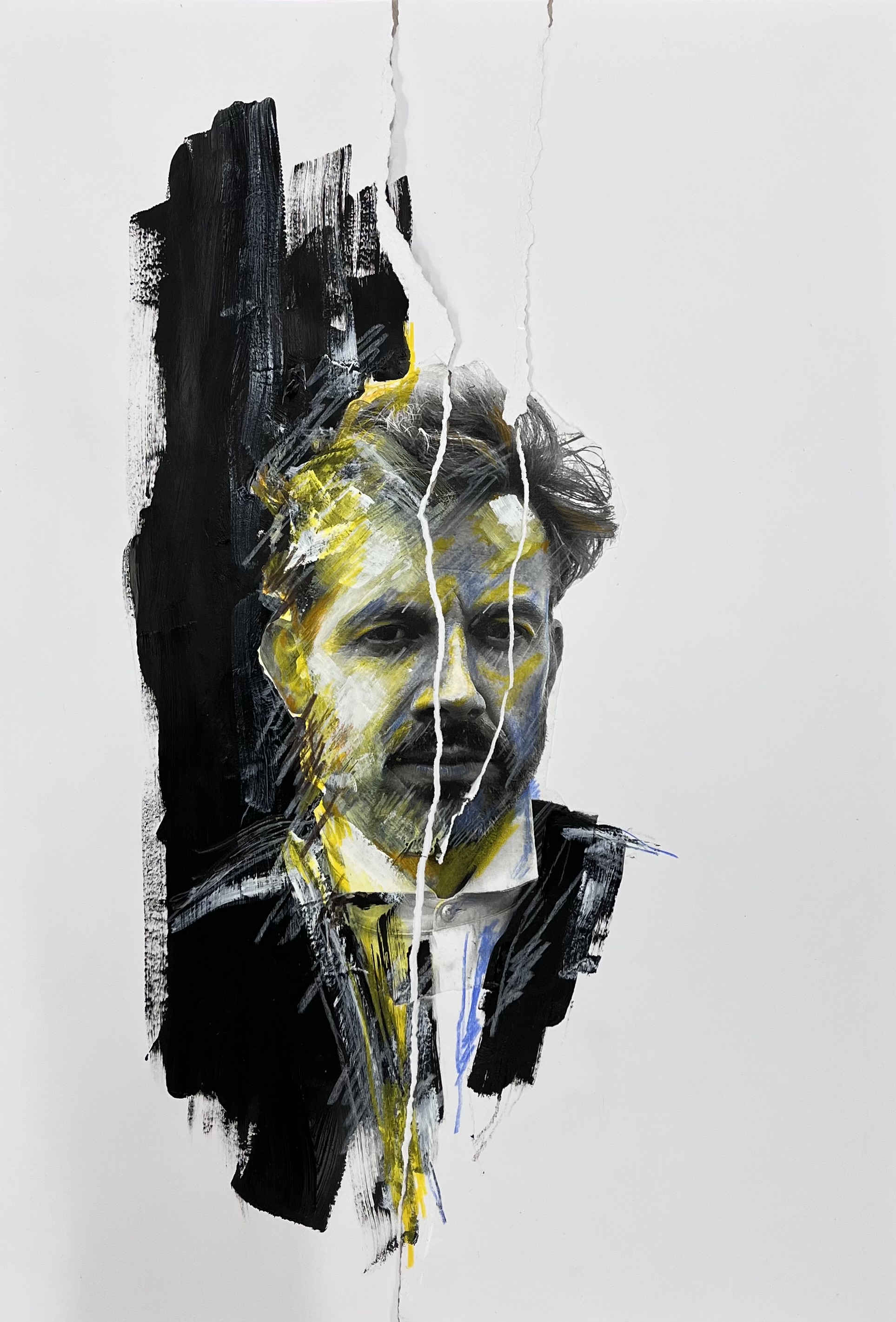 Kopf eines Mannes als Gemälde in der Mitte ein Riss