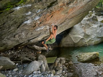 mhf-klettern-alexander-rieser-in-dem-boulder-king-of-queens-sitcom-area-zillertal-foto-michael-meisl ©Michael Meisl