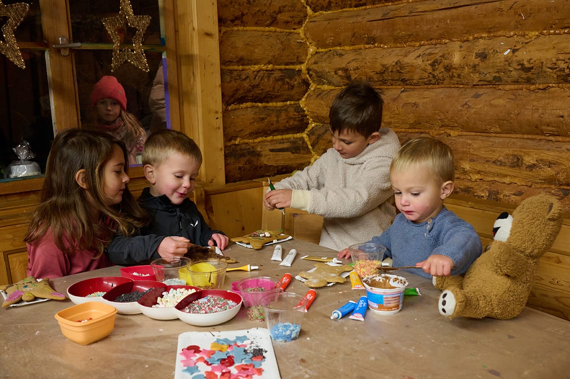 Kinderbackstube am Mayrhofner Advent am Waldfestplatz Kinderbackstube am Mayrhofner Advent am Waldfestplatz