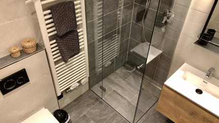 feratel-Apart Edelweiss - BADEZIMMER (Dusche/WC)