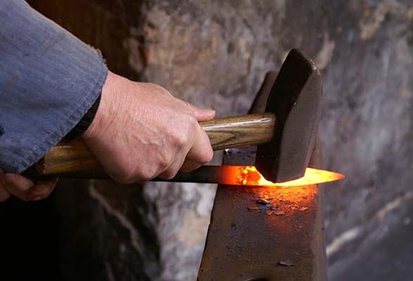 Schmiedevorführung am Mayrhofner Advent ©Archiv TVB Mayrhofen Schmiedevorführung am Mayrhofner Advent