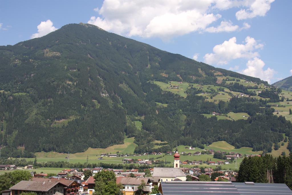 feratel-Appartementhaus Veitl - Vitus Klocker - Ausblick zum Hamberg