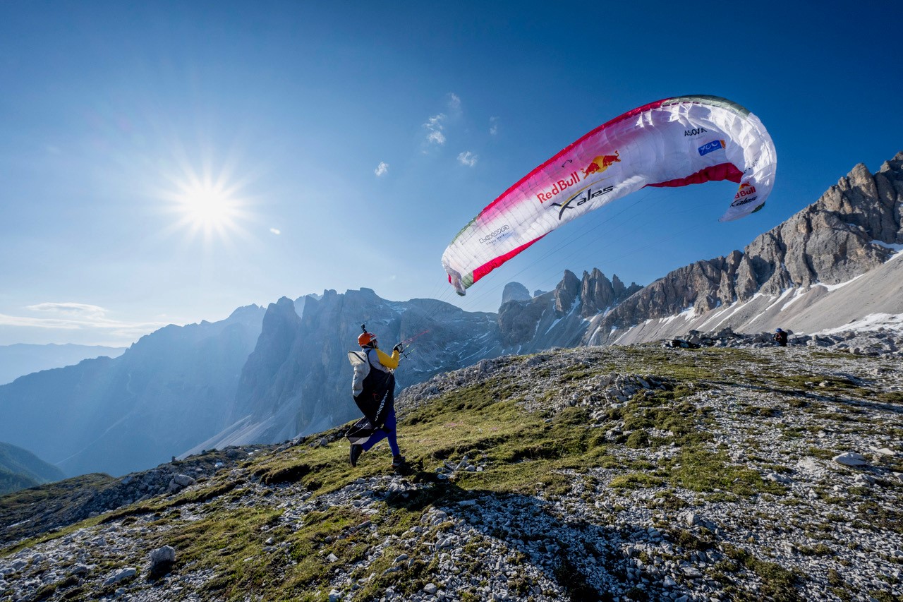 mys-Abenteuer X-Alps 2023 - Chrigel Maurer DER Überflieger im Europahaus Mayrhofen-Paragleiter