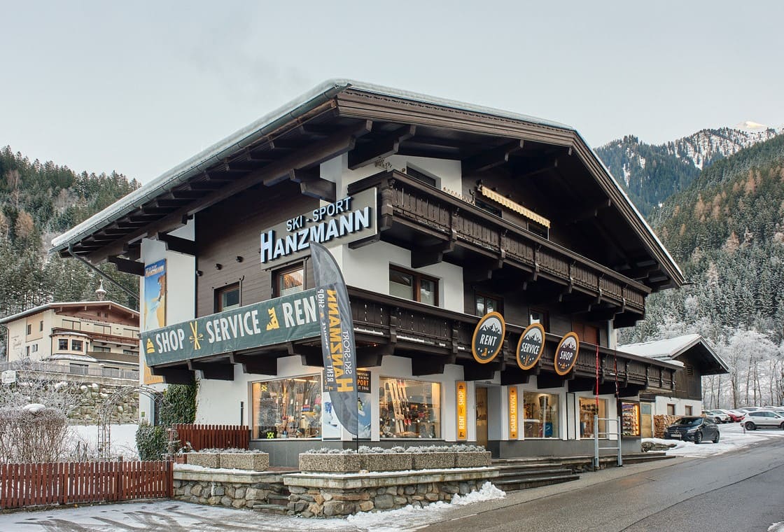 Das Gebäude der Filiale Ski-Sport Hanzmann in der Ahornstraße