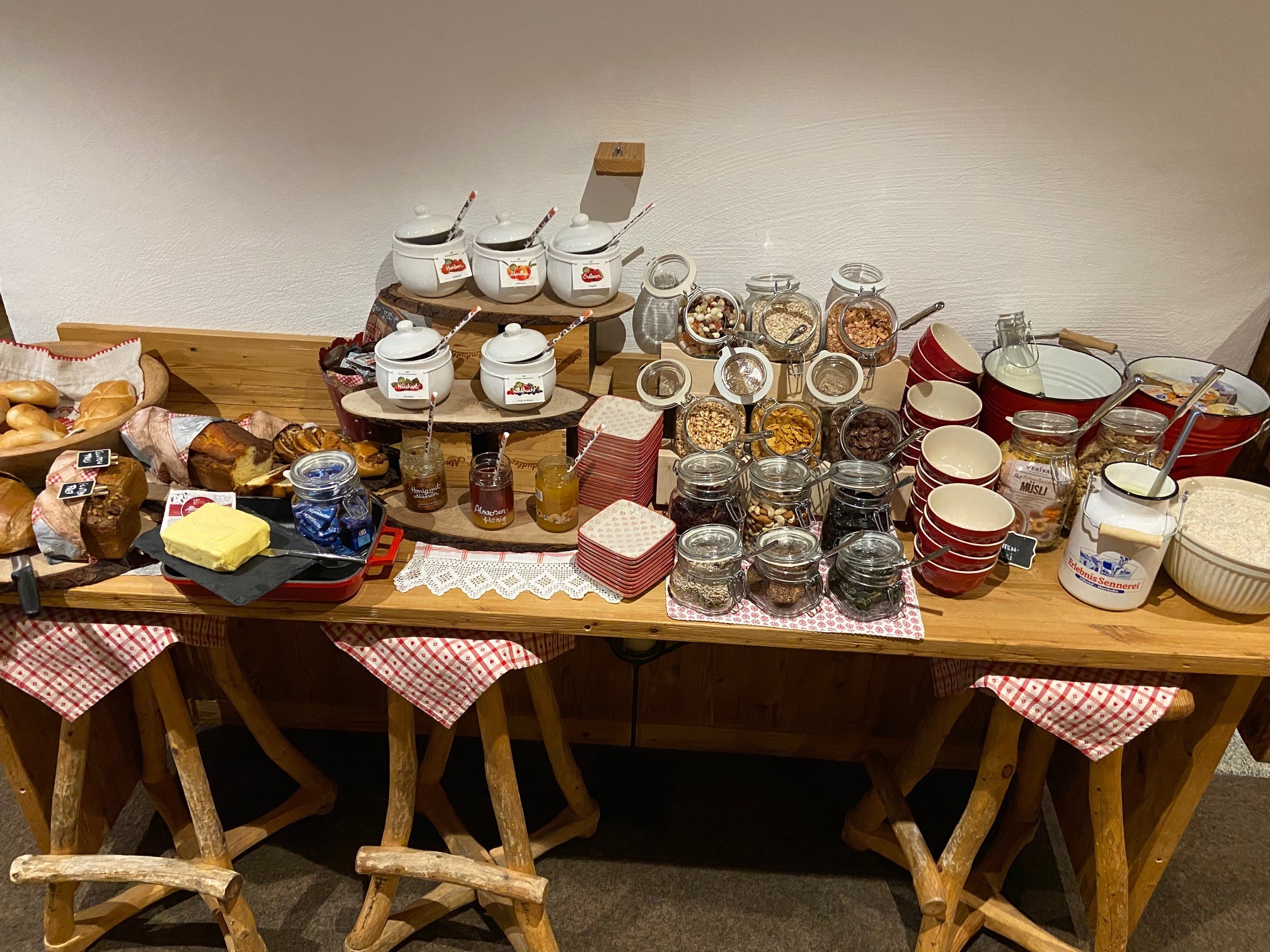 mys-Mountain Breakfast - Ahornhütte-Frühstücksbuffet9.jpg