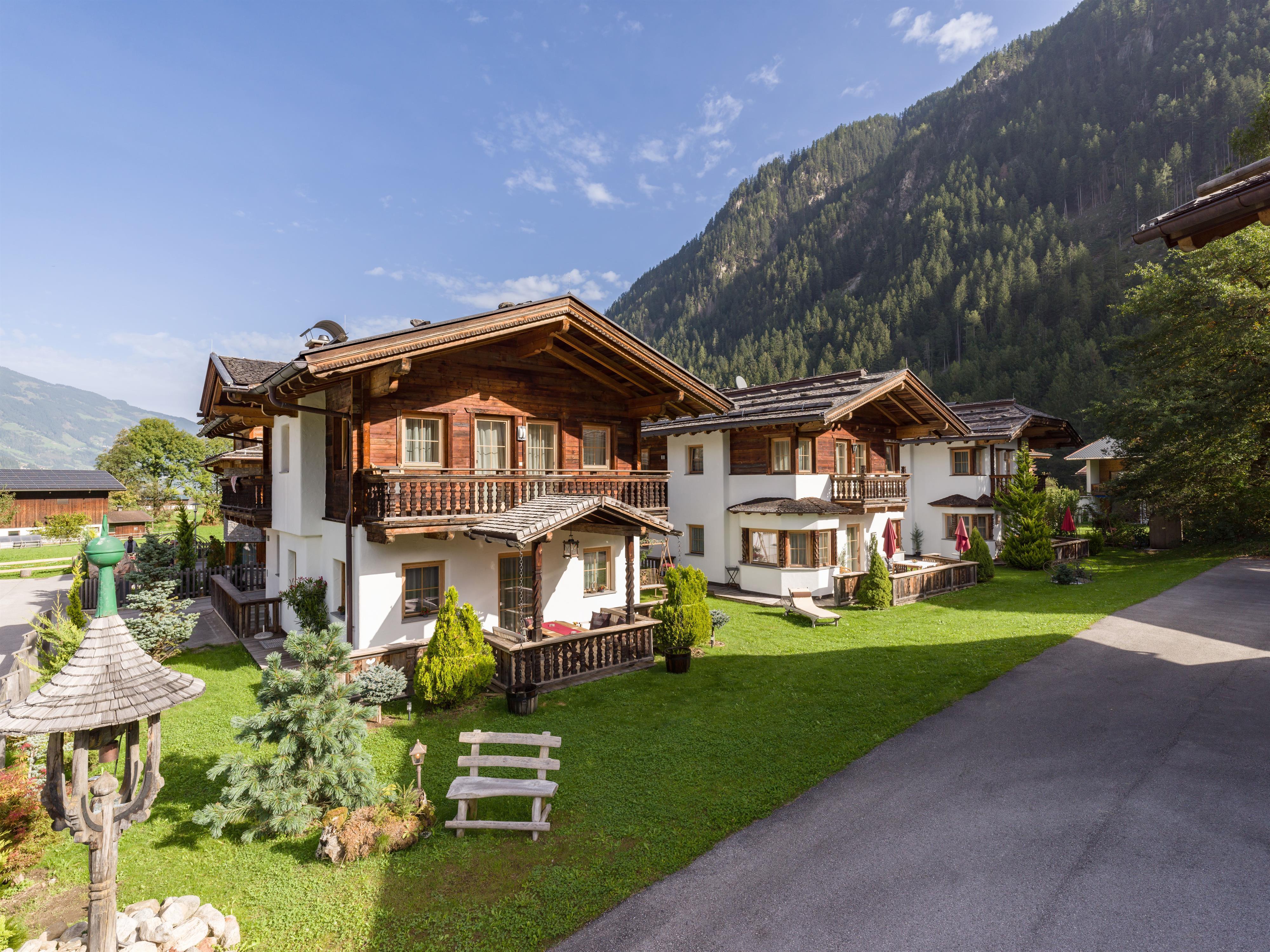feratel-s'Dörfl - S´Doerfl_Chalet_Durst_250_Mayrhofen_Aussenanlage_3