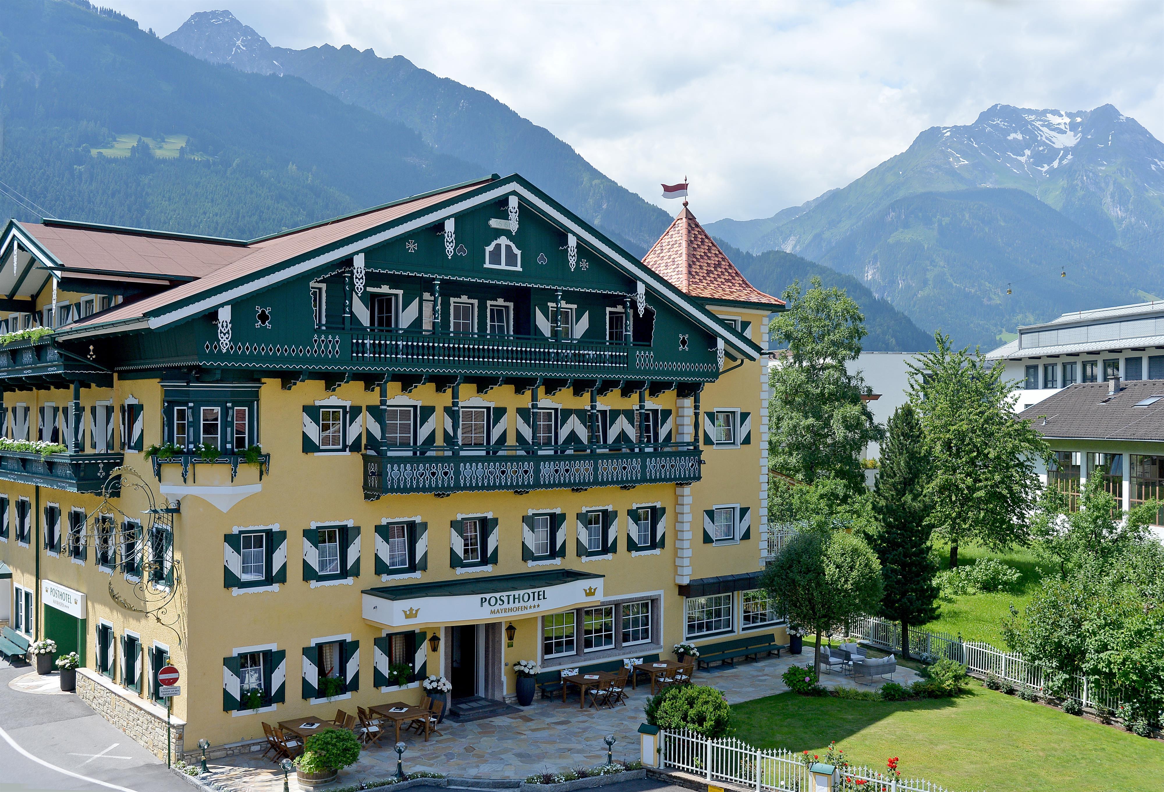 feratel-Posthotel-Mayrhofen-Haus-Sommer