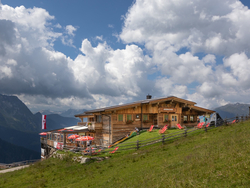 mys-Ahornhütte KG-Aussenansicht.jpg