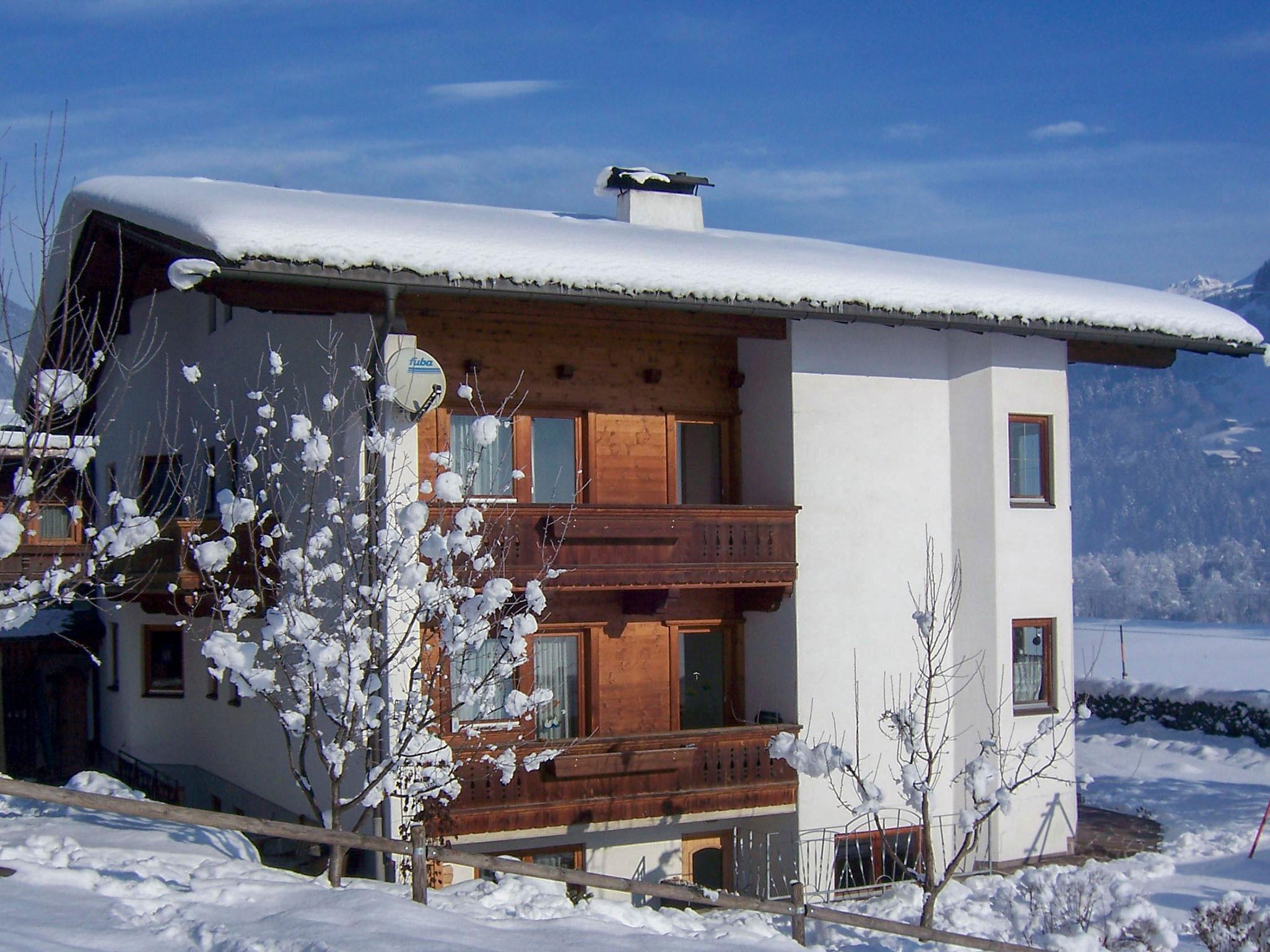 feratel-Eberharter Luzia - unser Haus im Winter