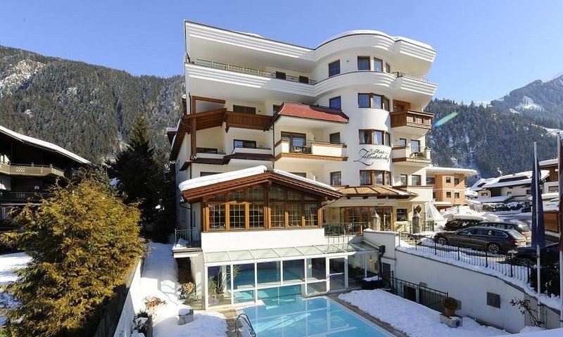 mys-Alpines Schlemmer-Frühstück-Yoga, Swim & Breakkie