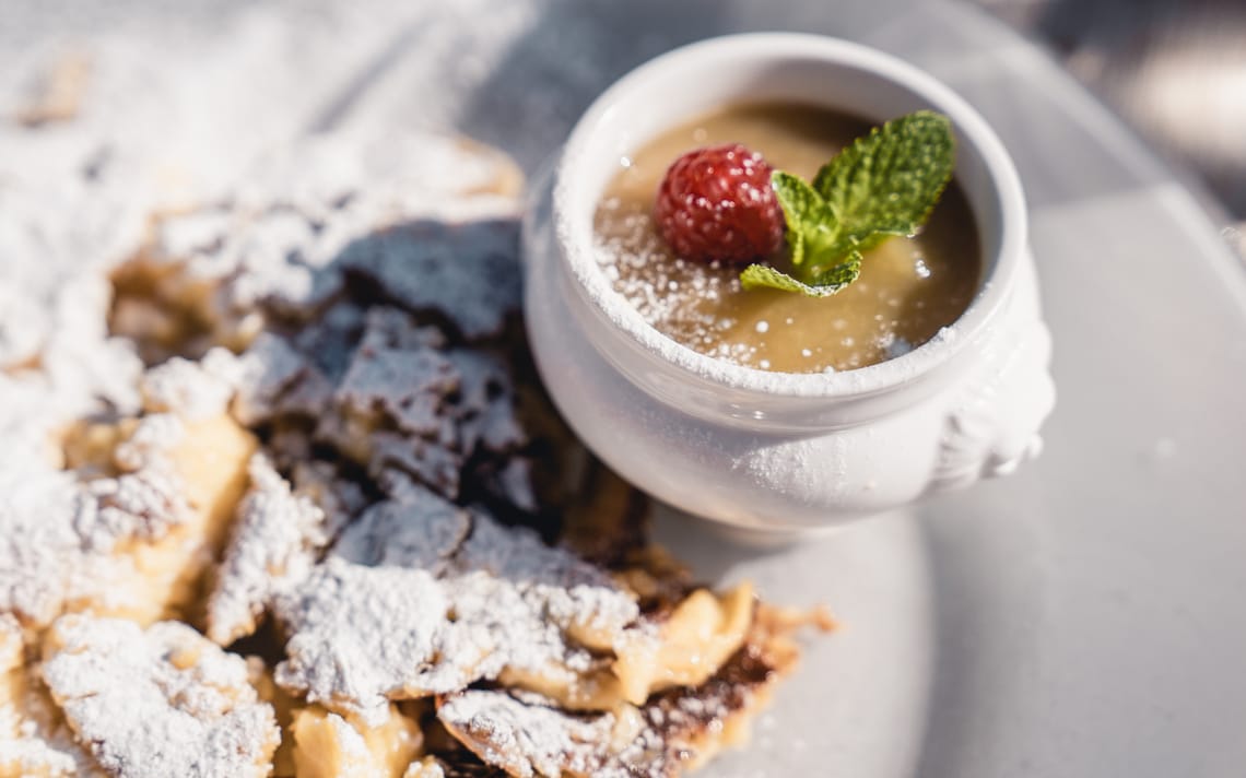 Kaiserschmarrn with apple sauce ©Zillertal Tourismus Kaiserschmarrn with apple sauce