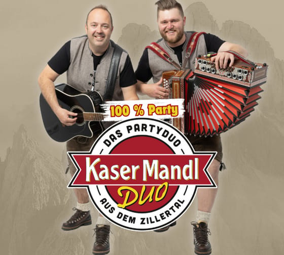 Zwei Männer mit Musikinstrumenten, lachen, im Vordergrund ein Logo für Kasermandl Duo und Party. Hintergrund ist neutral.