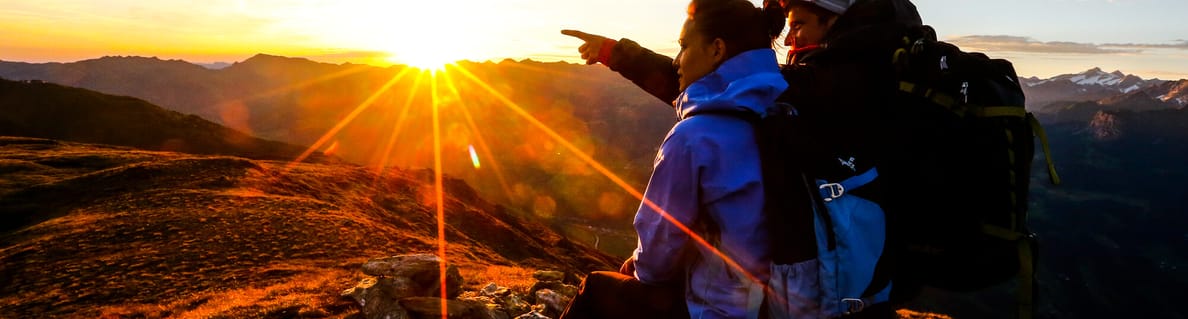 mhf-sommer-wandern-sonnenaufgang-foto-dominic-ebenbichler mhf-sommer-wandern-sonnenaufgang-foto-dominic-ebenbichler