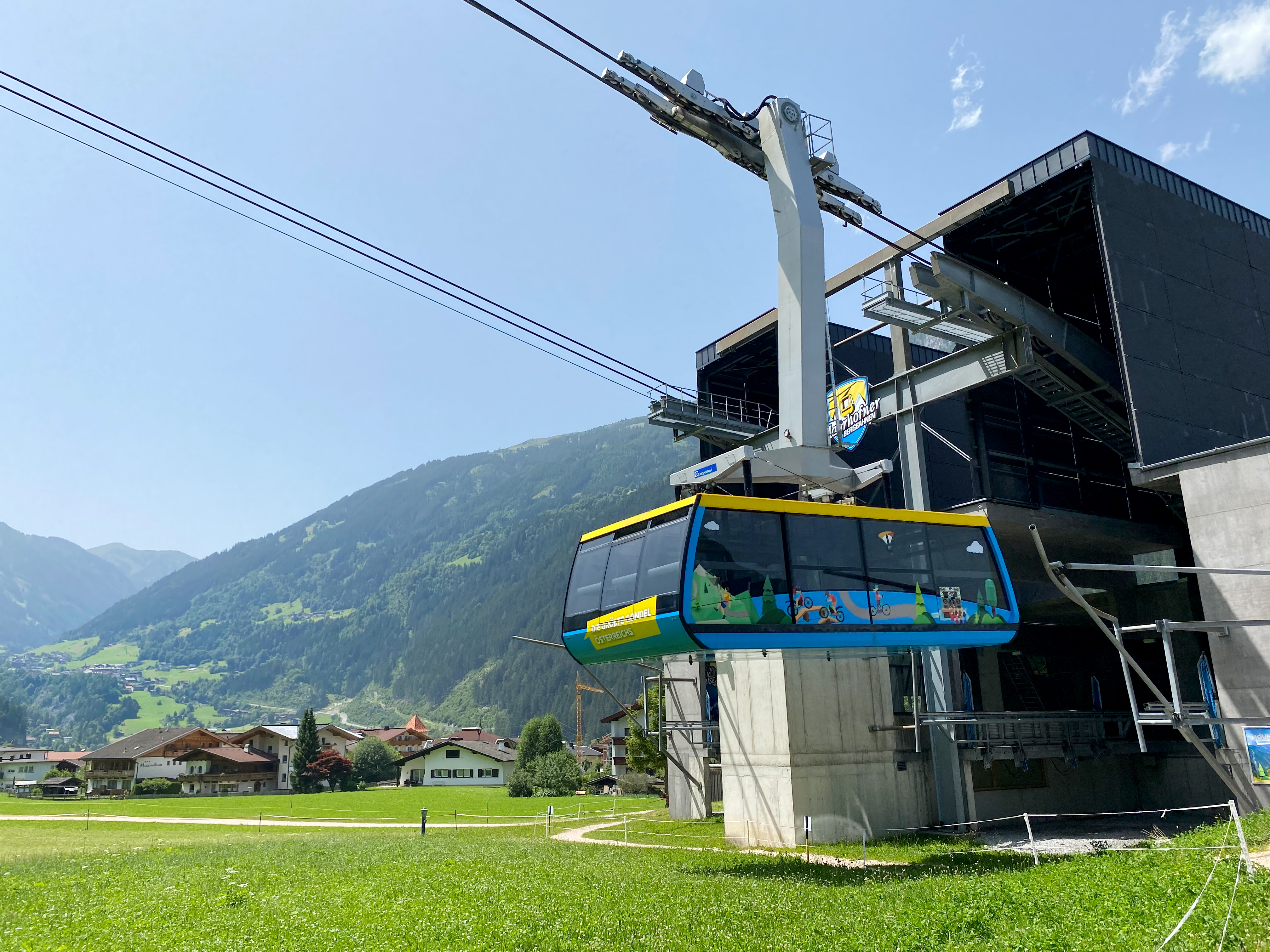 SEILBAHNFÜHRUNG AHORNBAHN IM SOMMER