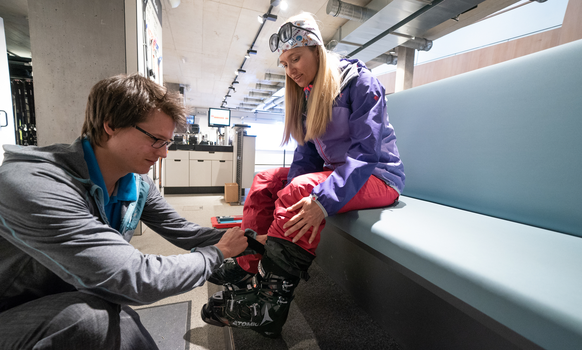 Skiverleih Mayrhofen-Hippach – persönliche Beratung und individuelle Anpassung der Skischuhe für höchsten Komfort im Skiurlaub im Zillertal.