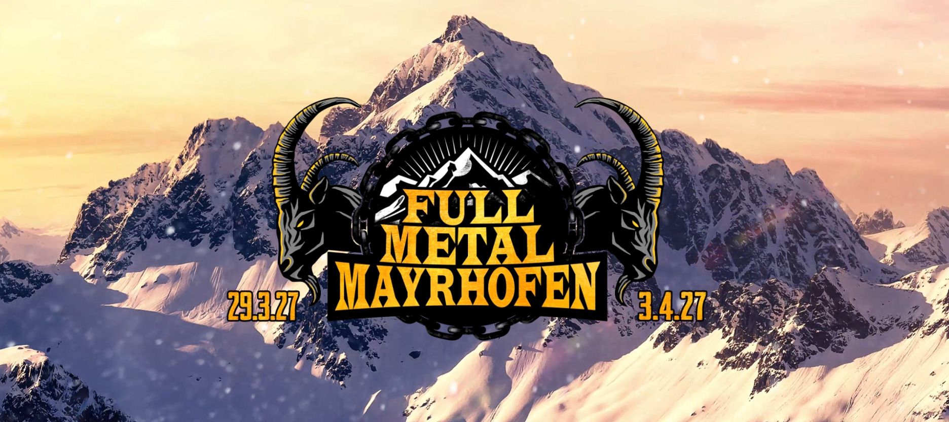 Logo von „Full Metal Mayrhofen“ mit Bergen, Ketten, Skistöcken und Datum: 29.3.26 – 03.04.27, in gelb-schwarzem, metallischem Design.