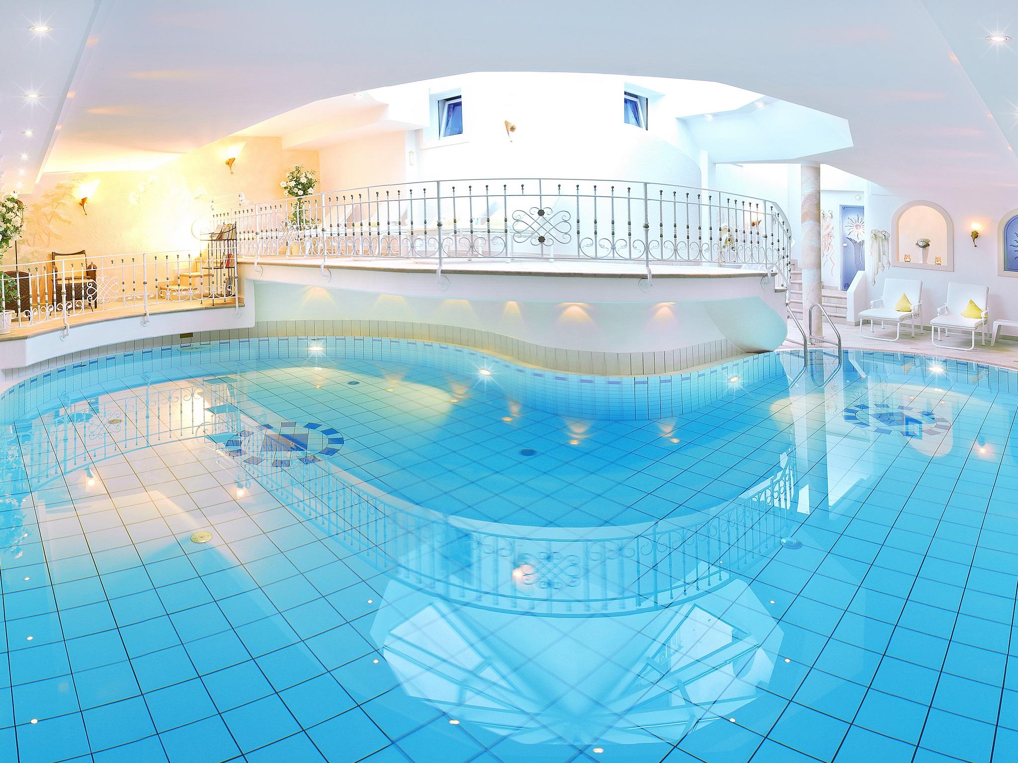 feratel-Apparthotel Landhaus Veronika - Wellness - Pool Panorama