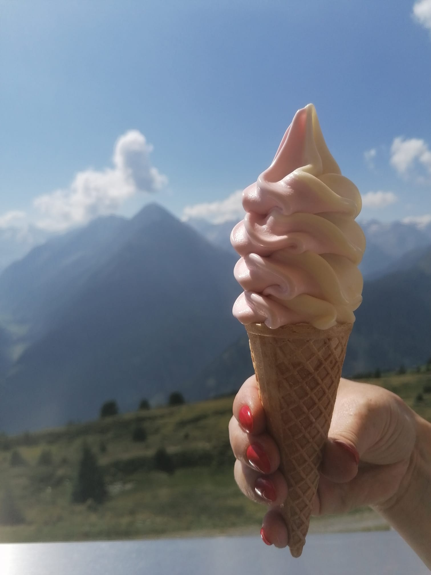 mys-Panora(h)ma Restaurant 2000m - Penken-Panorahma Restaurant - Softeis.jpg