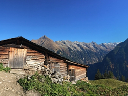 mys-Alm loop in the mountaineering village of Ginzling-Almenrunde im Bergsteigerdorf Ginzling