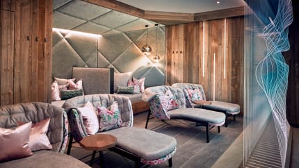 mys-Nepo Day Spa Premium at Hotel Neue Post - 4 Sterne Superior-Liegen im Wellnessbereich