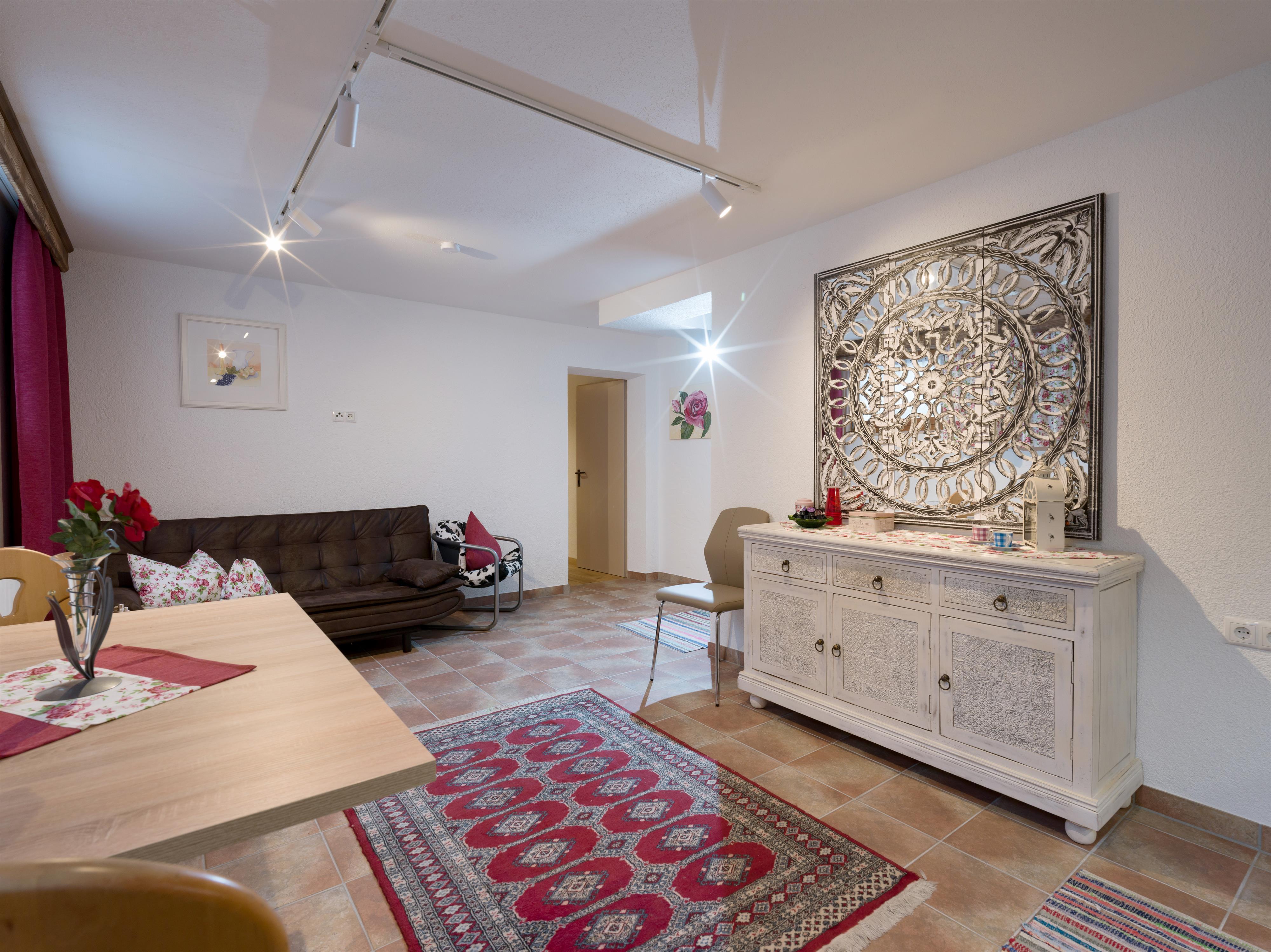 feratel-Apartment Häusler Waltraud - Wohn-Essbereich_Top2