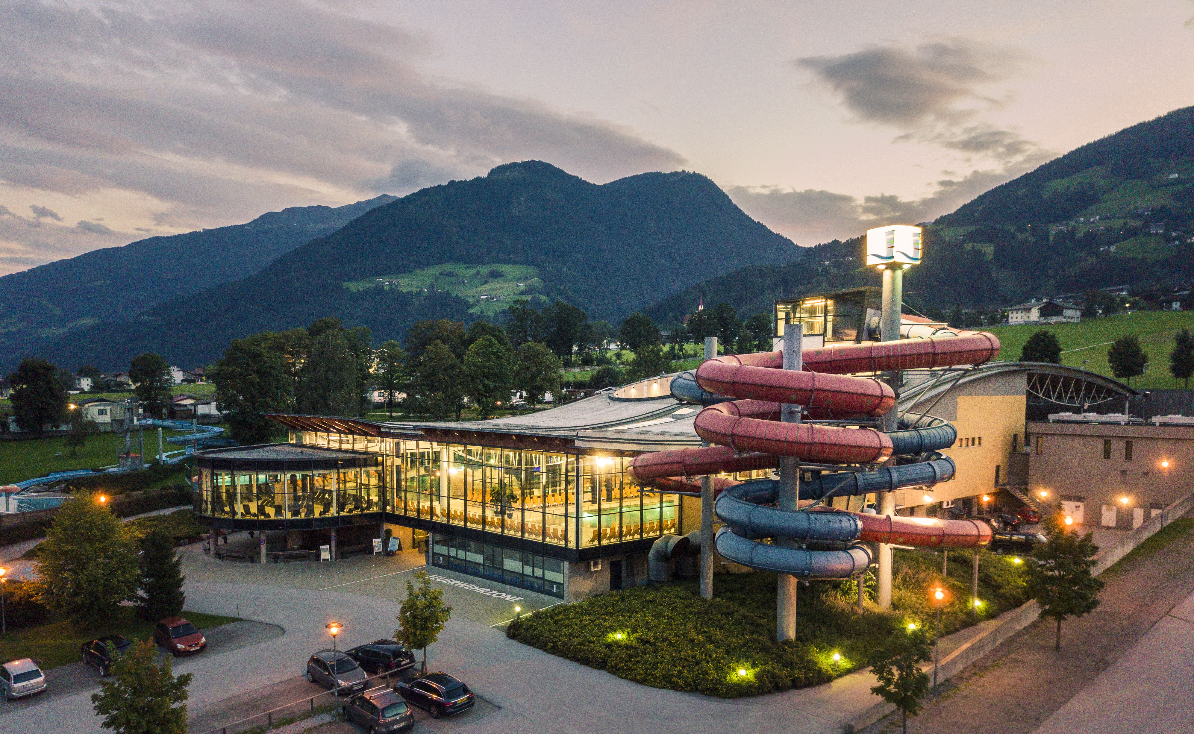 Außenansicht Erlebnistherme Zillertal