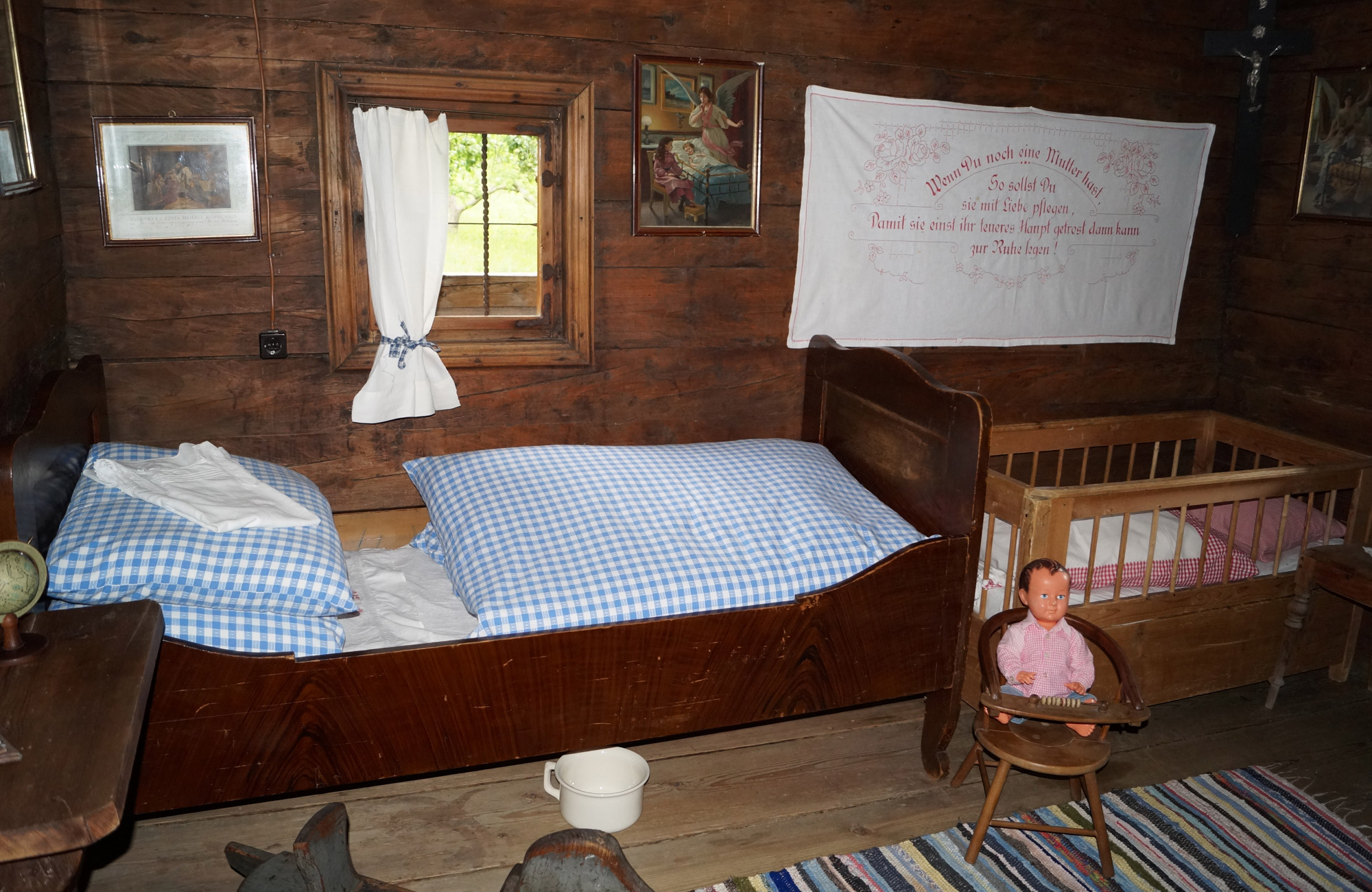 Nostalgisches Schlafzimmer im Museum Strasserhäusl