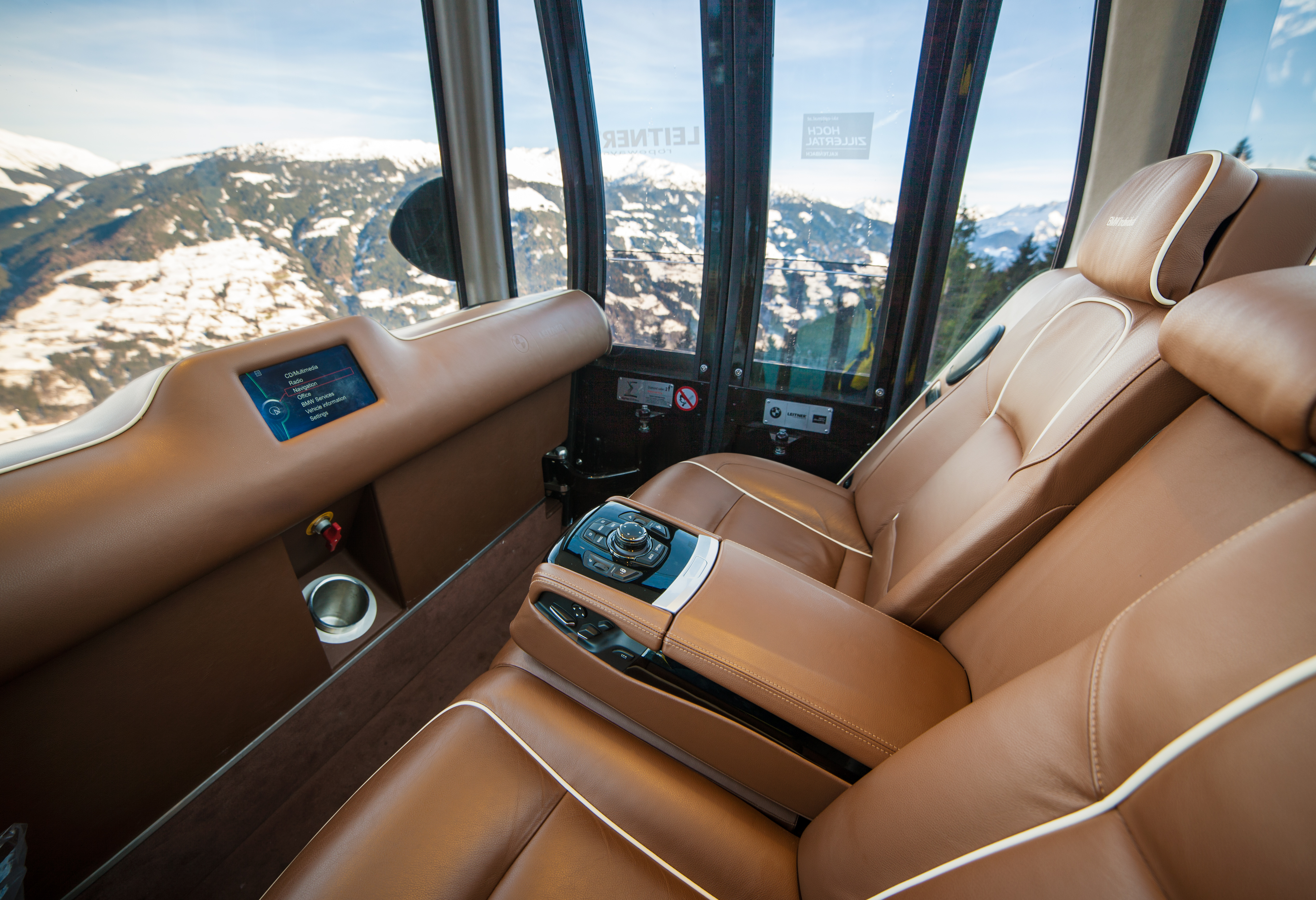 mys-VIP Gondel Hochzillertal - Premium Wedel skiing day-Innenraum VIP Gondel Hochzillertal