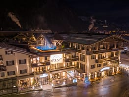 mys-Hotel Neue Post - 4 Sterne Superior-Hotel Neue Post Nachtansicht DJ Stevie in the Hotel Neue Post