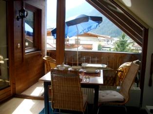 feratel-Alpencrysantheme Essplatz 1