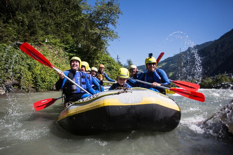 mys-Rafting am Ziller mit Mountain Sports-Mountain Sports Bernhard Neumann e.U. - mountainSports_2015_Rafting_HighRES-8_45e97f5595.jpg