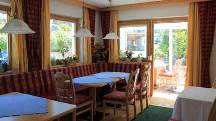 feratel-Landhaus Georg - Landhaus_Georg_Mayrhofen_Frühstücksraum