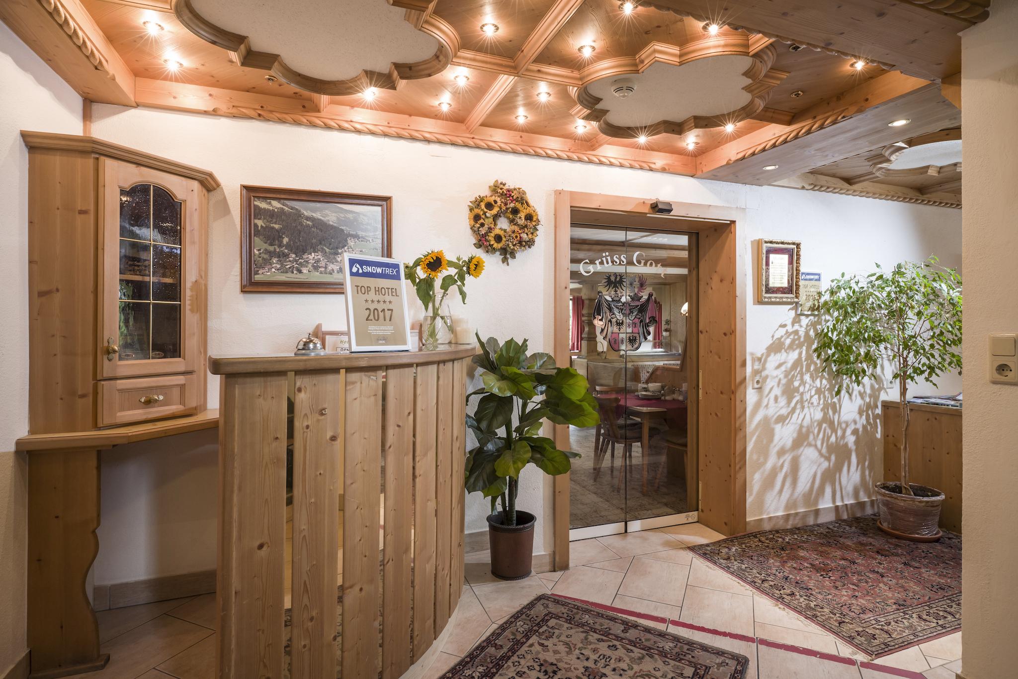 feratel-Hotel_Alpina_Schwendau_172_Hippach_Rezeption Kopie