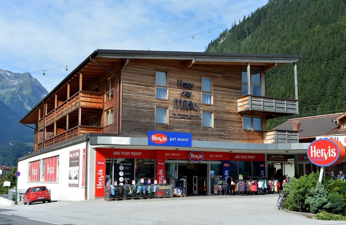 Mayrhofen Guest Card – Hervis Sport Einfahrt Mitte | Benefits Hervis sports shop in Mayrhofen at Einfahrt Mitte: modern sports store for outdoor, cycling and winter sports equipment. Guests with the Mayrhofen-Hippach Guest Card receive exclusive discounts.
