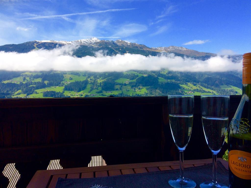 feratel-Ferienwohnung Leo - Ansicht_Balkon_Richtung_Hochzillertal