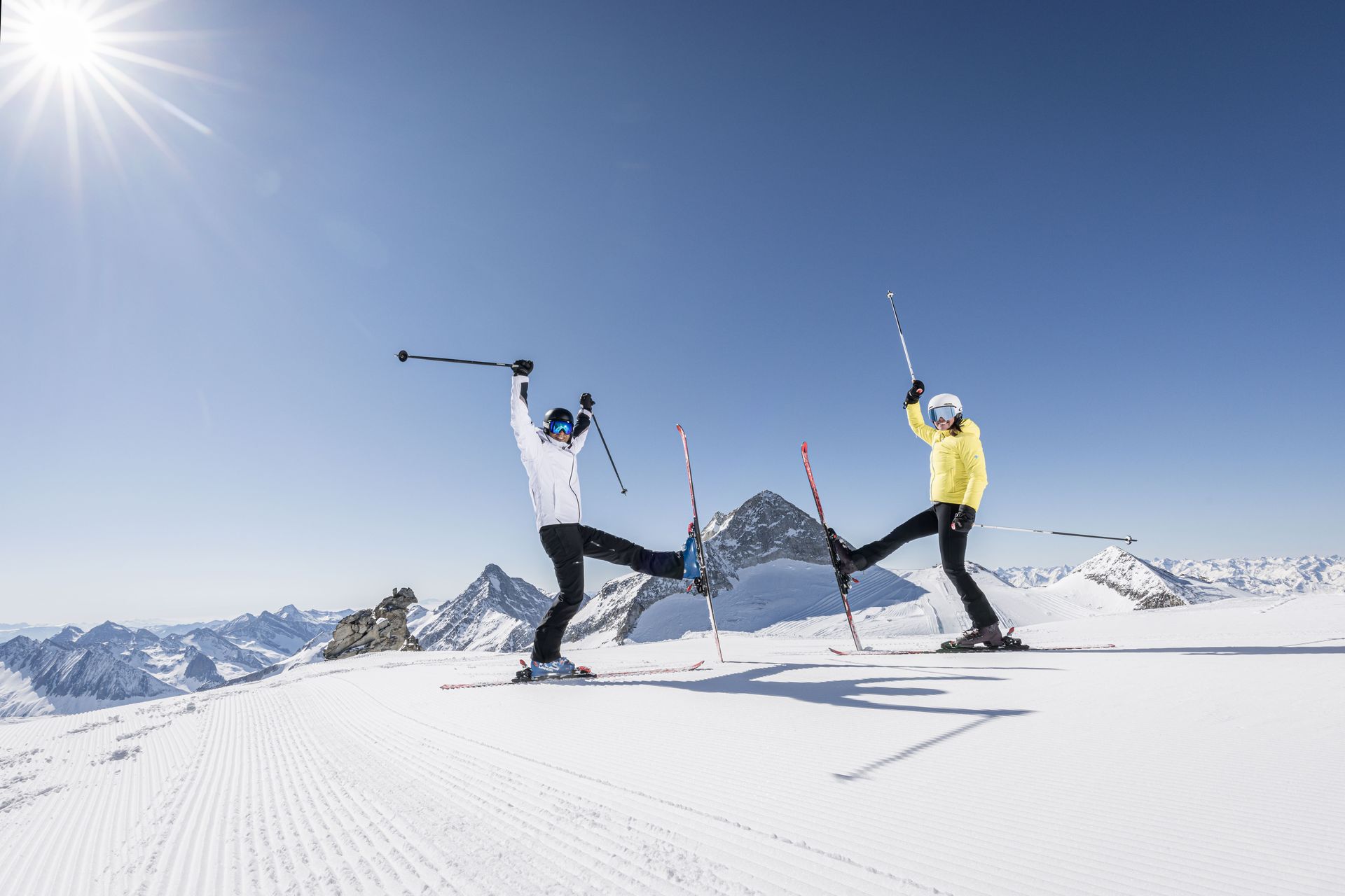 myzillertal_skifahren_hintertuxergletscher_JohannesSautner.png