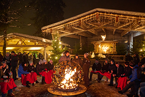 Mayrhofen Advent at the Waldfestplatz - at the fireplace