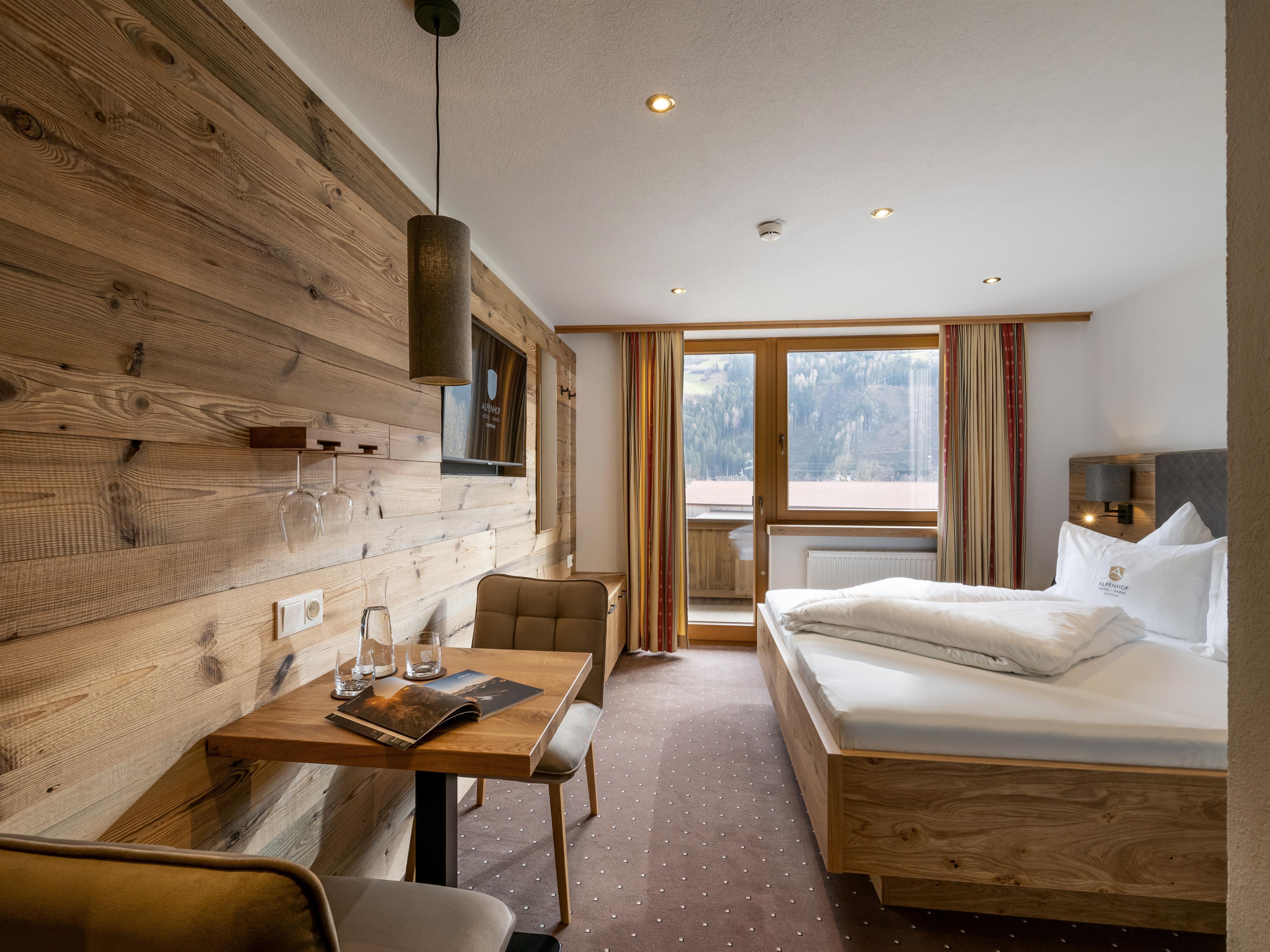 feratel-Alpenhof Hotel Garni Suprême - Doppelzimmer Deluxe mit Balkon