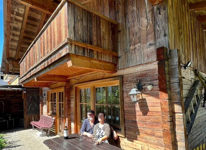 feratel-Trucks Hütte - Mike und Lydia