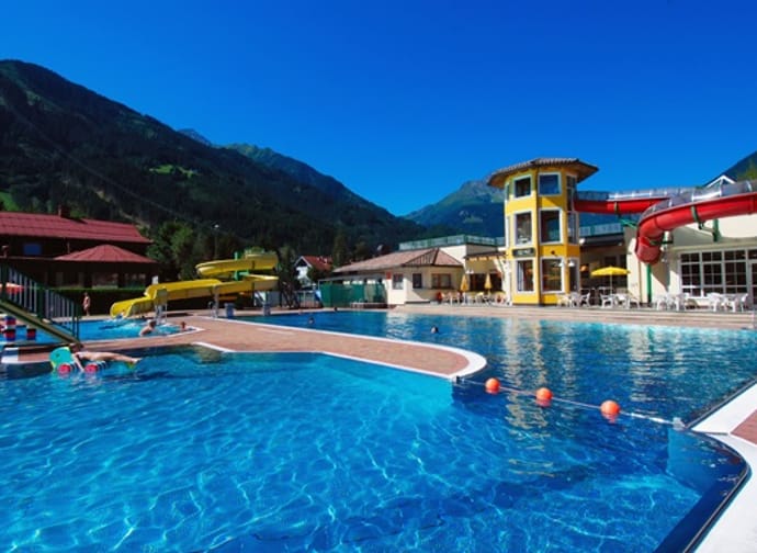 mys-Entrance outdoor pool at the Erlebnisbad Mayrhofen-Erlebnisbad Mayrhofen - Freibad