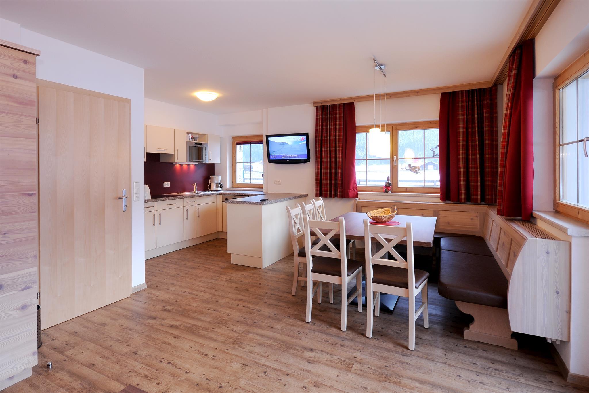 feratel-Chalet Schnee - Küche-Essbereich-Chalet Schnee-Maisonette A,B,C