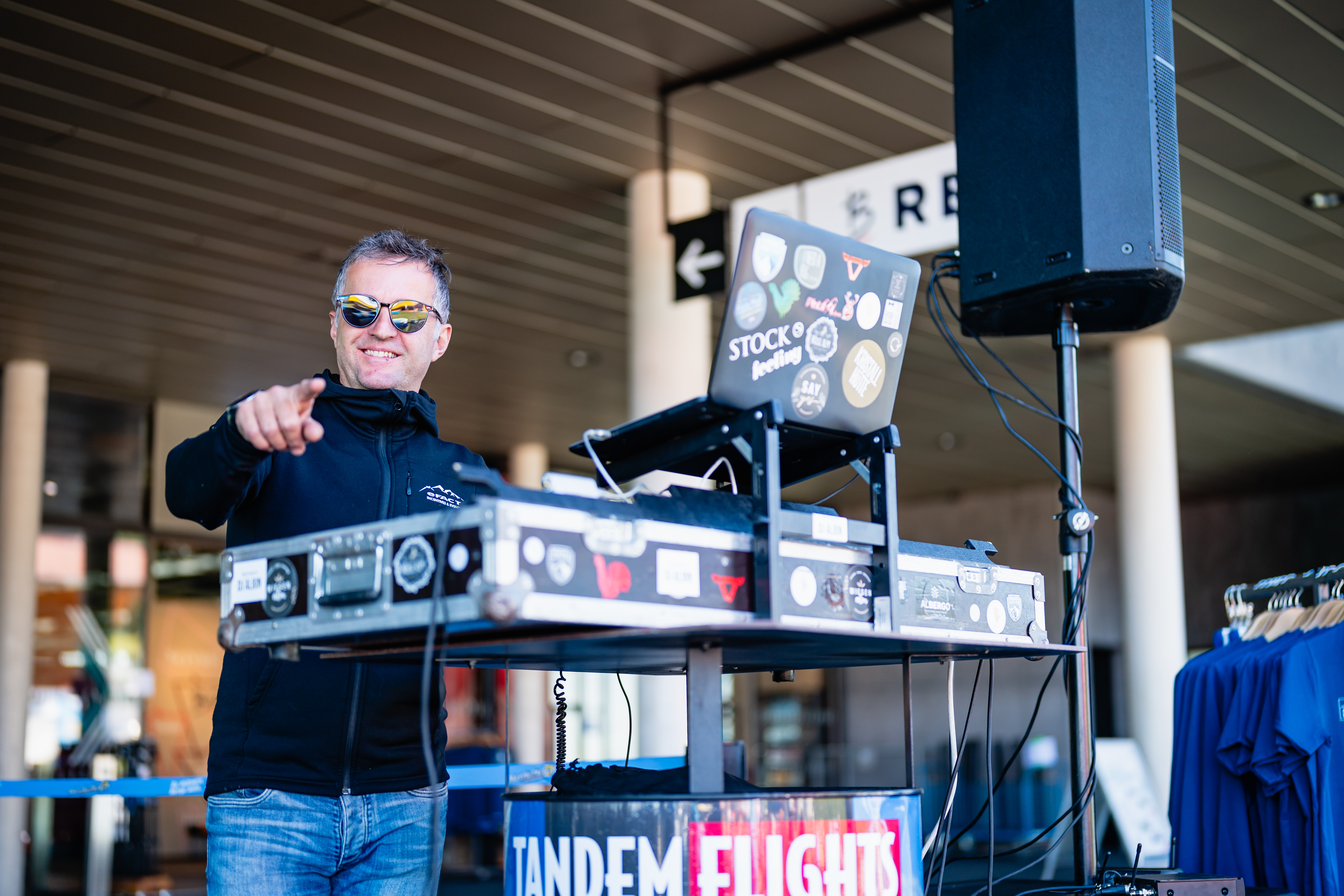 mys-MAYRHOFEN ULTRAKS FANZONE-Ultraks FanZone an der Bergstation der Penkenbahn