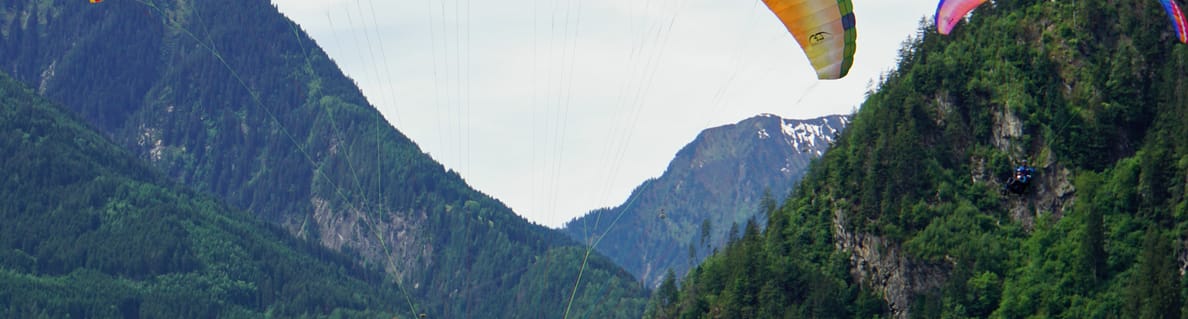 mhf-rollstuhlgestuetztes-gleitschirmfliegen-landung-zillertal-foto-universitaet-innsbruck.jpg mhf-rollstuhlgestuetztes-gleitschirmfliegen-landung-zillertal-foto-universitaet-innsbruck.jpg